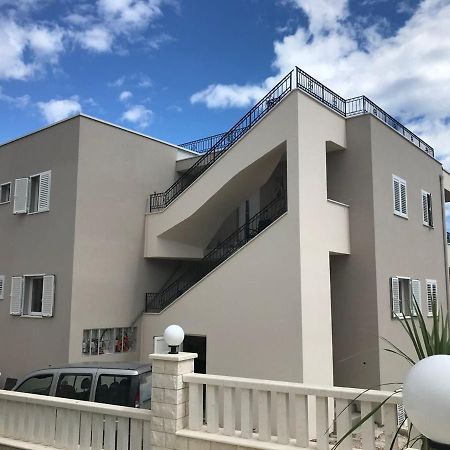 Apartment Lizzi. Traù Esterno foto