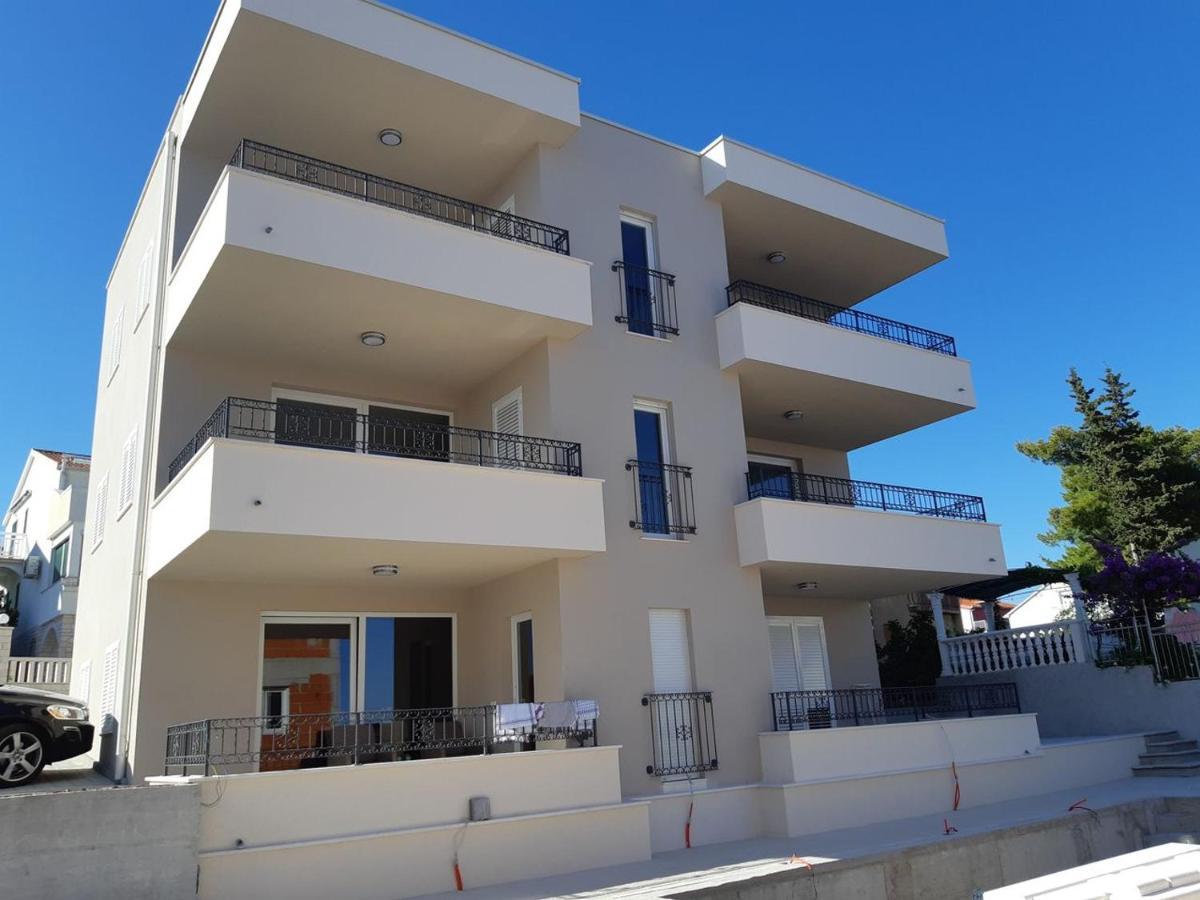 Apartment Lizzi. Traù Esterno foto