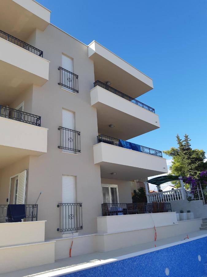 Apartment Lizzi. Traù Esterno foto